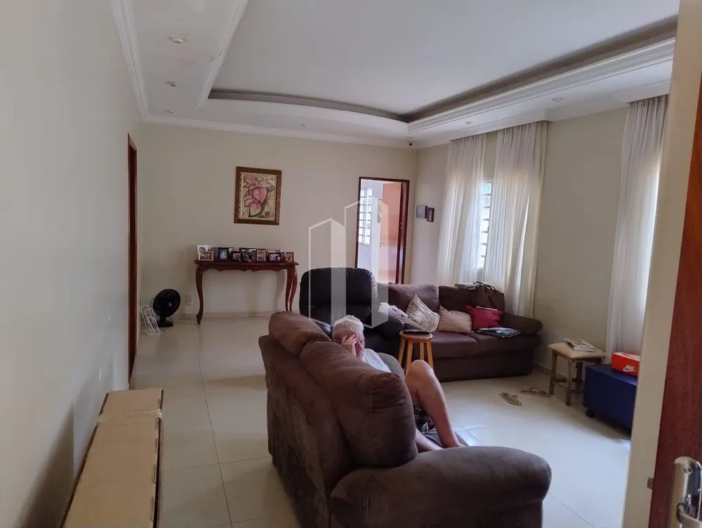 Casa, 3 quartos, 320 m² - Foto 1