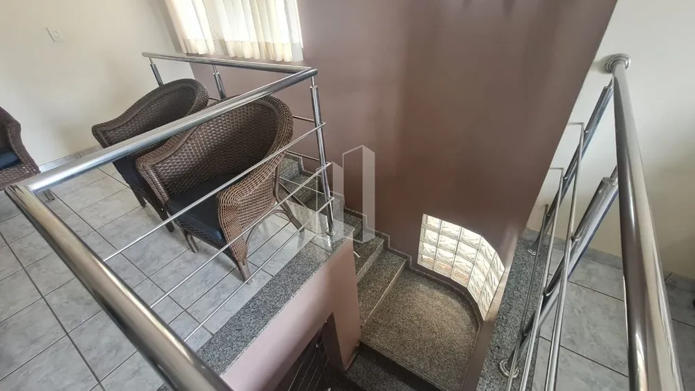 Casa, 5 quartos, 441 m² - Foto 1