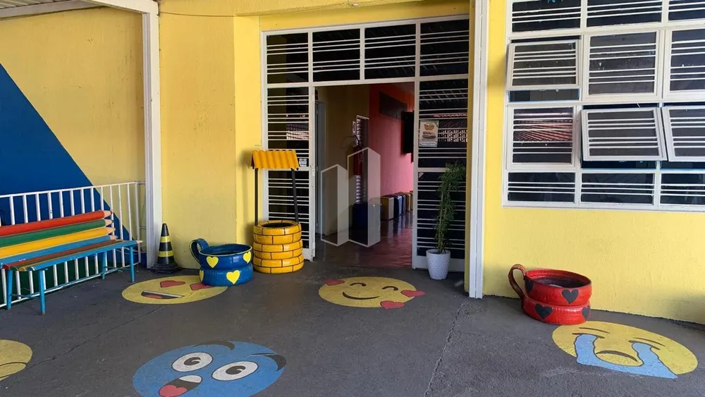 Prédio Inteiro - Foto 1