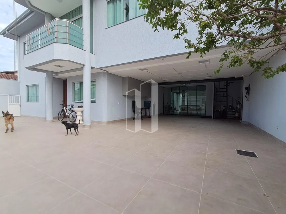 Casa, 5 quartos, 370 m² - Foto 1