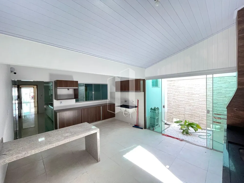 Casa, 3 quartos, 180 m² - Foto 2