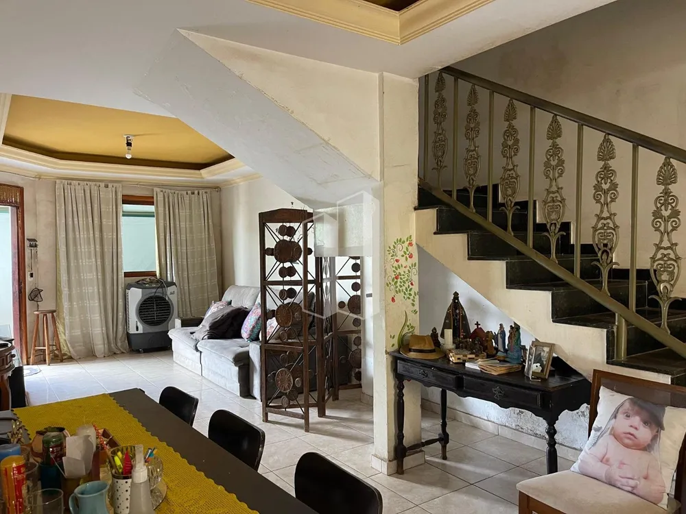 Casa, 5 quartos, 180 m² - Foto 1