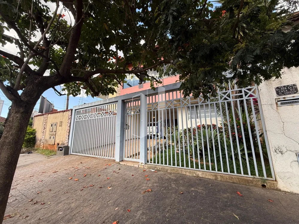 Casa, 4 quartos, 224 m² - Foto 2