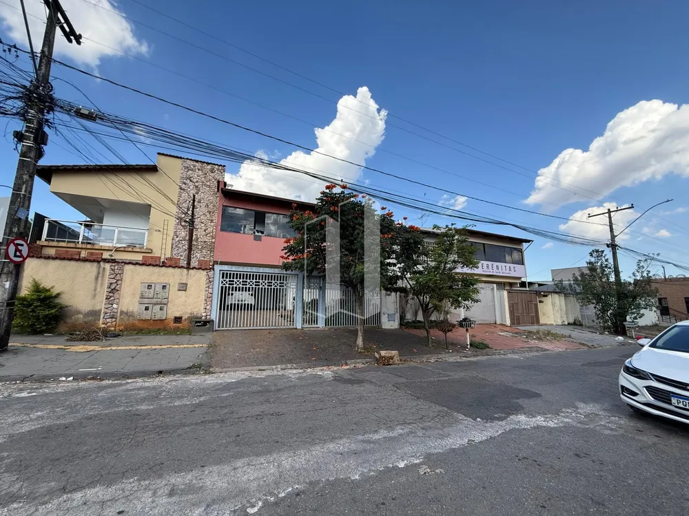 Casa, 4 quartos, 224 m² - Foto 1