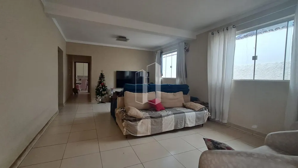 Casa, 5 quartos, 315 m² - Foto 2