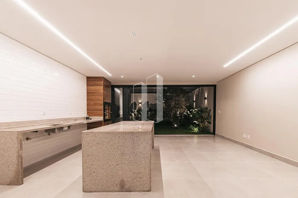 Casa, 3 quartos, 210 m² - Foto 1
