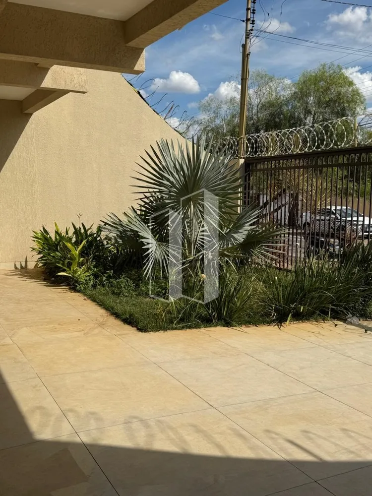 Casa, 4 quartos, 260 m² - Foto 2