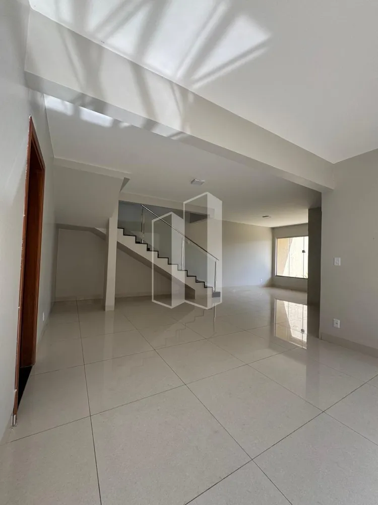 Casa, 4 quartos, 260 m² - Foto 4