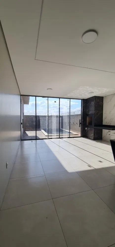 Casa, 3 quartos, 221 m² - Foto 1