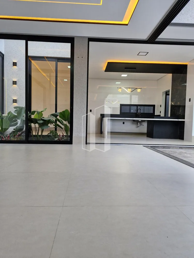 Casa, 4 quartos, 238 m² - Foto 1
