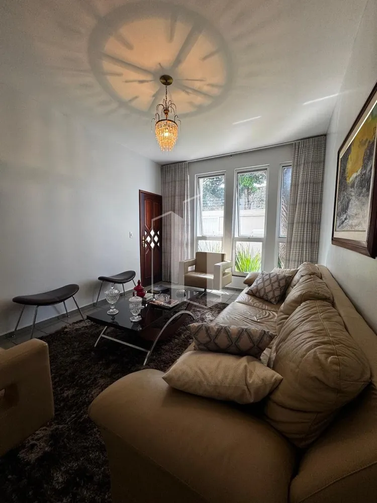 Casa, 4 quartos, 246 m² - Foto 1