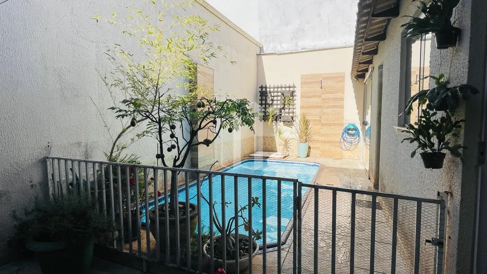 Casa, 4 quartos, 240 m² - Foto 3