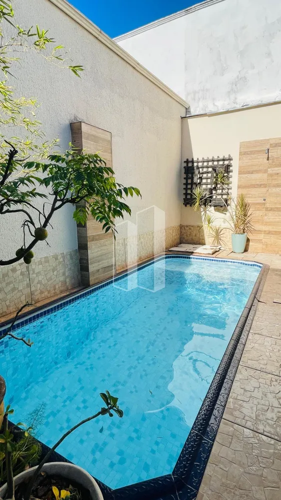 Casa, 4 quartos, 240 m² - Foto 2