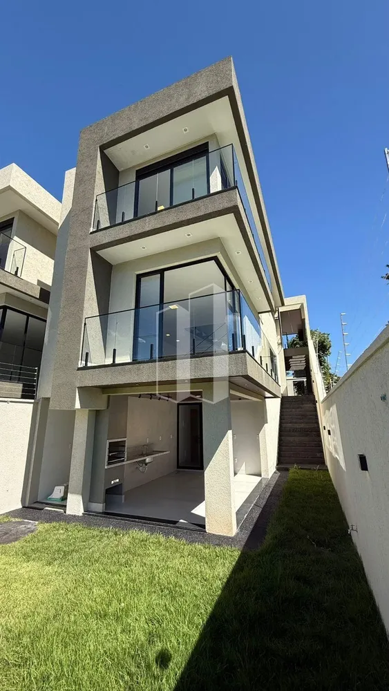 Casa, 3 quartos, 223 m² - Foto 1