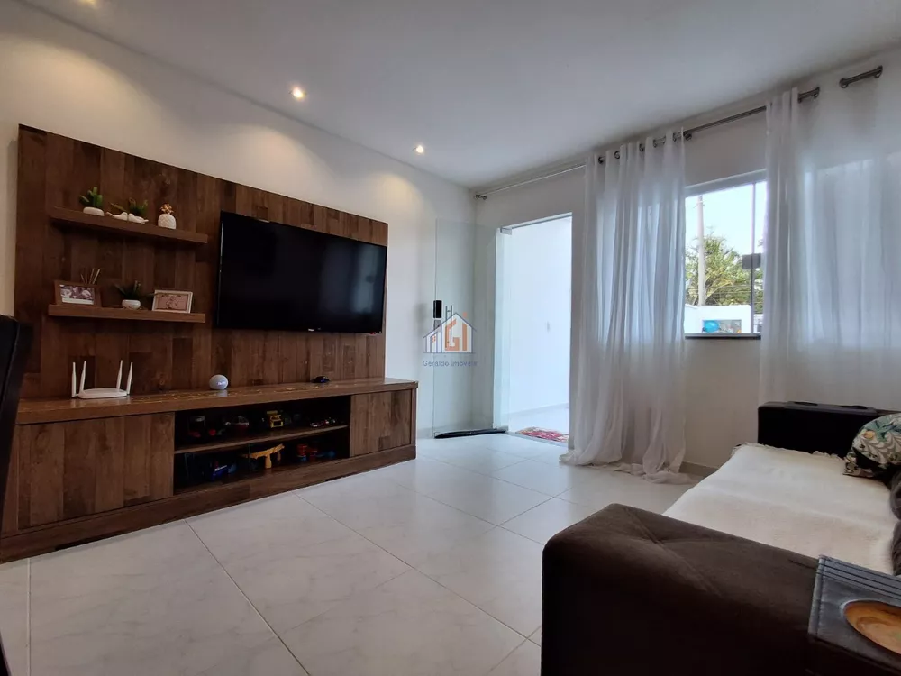 Casa à venda com 2 quartos, 140m² - Foto 2