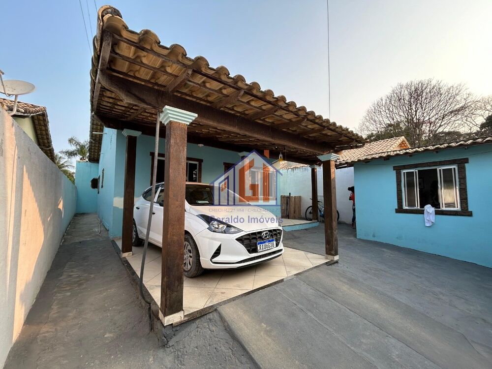 Casa à venda com 3 quartos, 360m² - Foto 1
