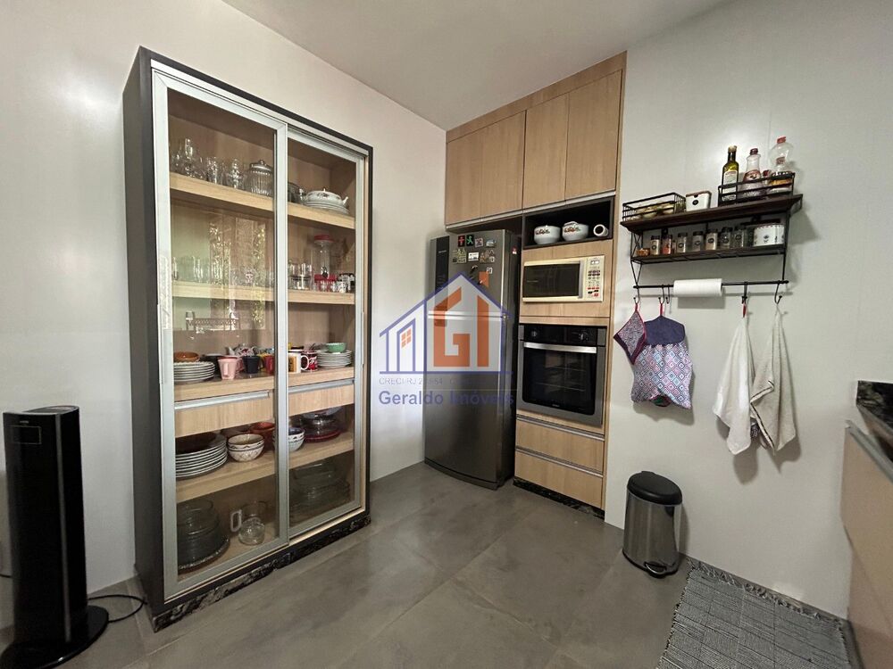 Casa à venda com 3 quartos, 900m² - Foto 25