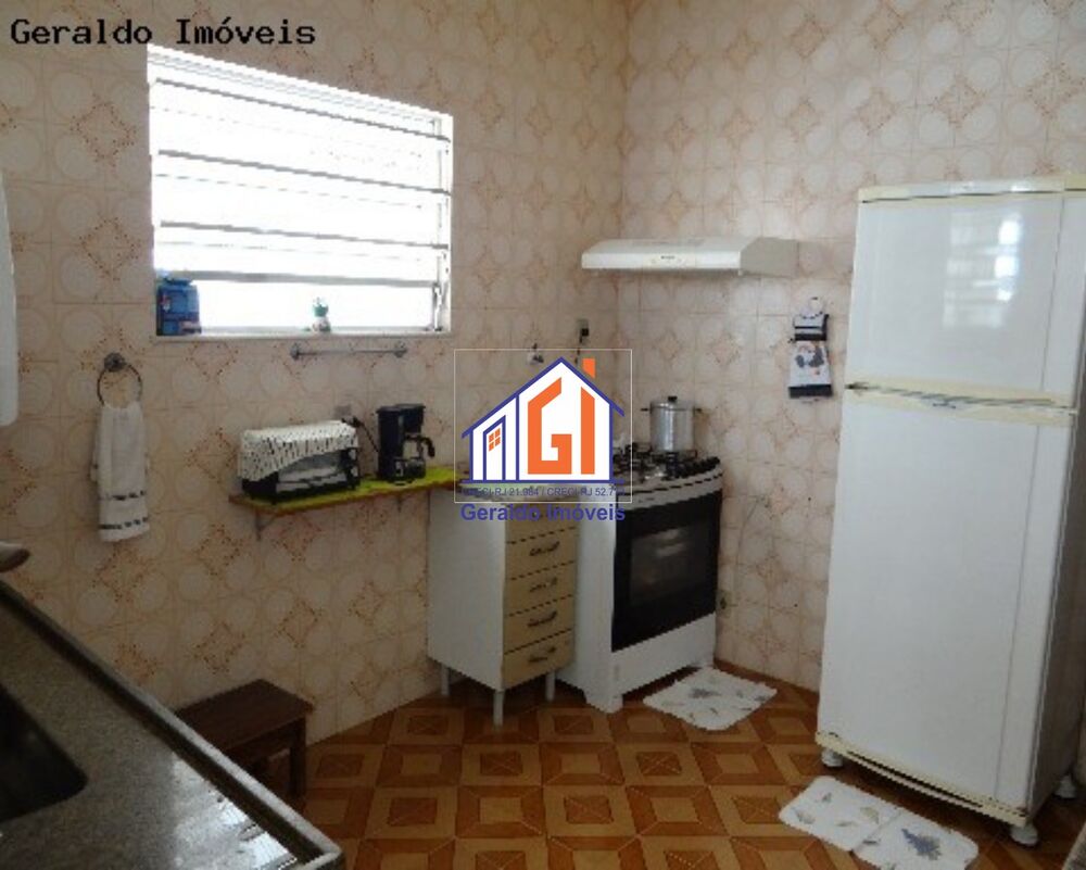 Casa à venda com 8 quartos, 140m² - Foto 4