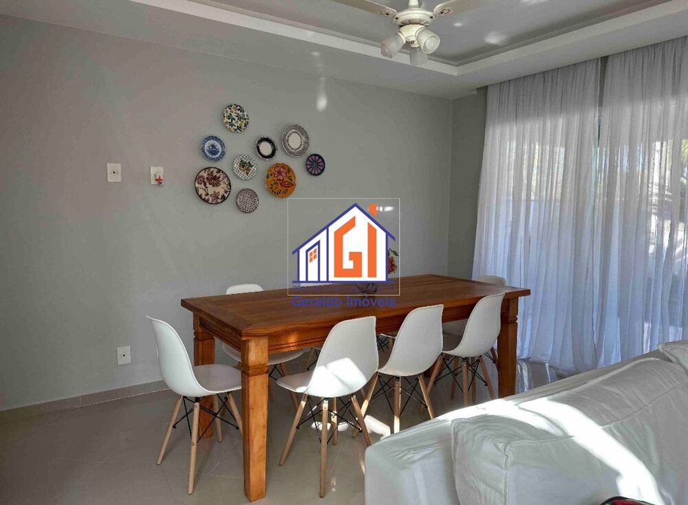 Casa à venda com 5 quartos, 220m² - Foto 2