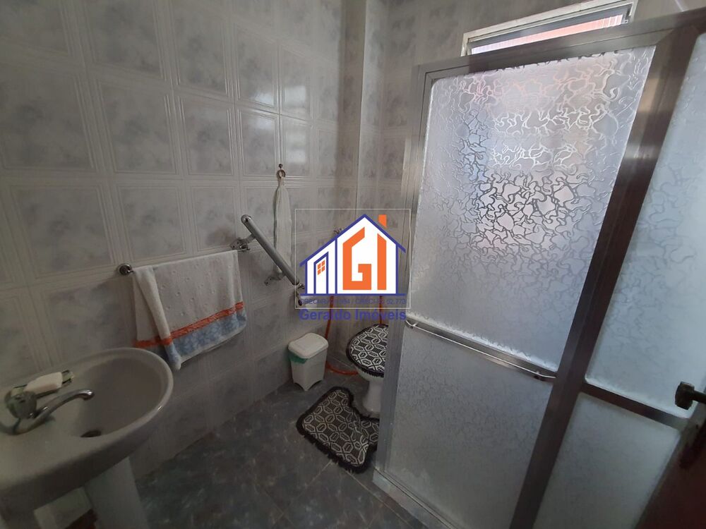 Casa à venda com 5 quartos, 132m² - Foto 8