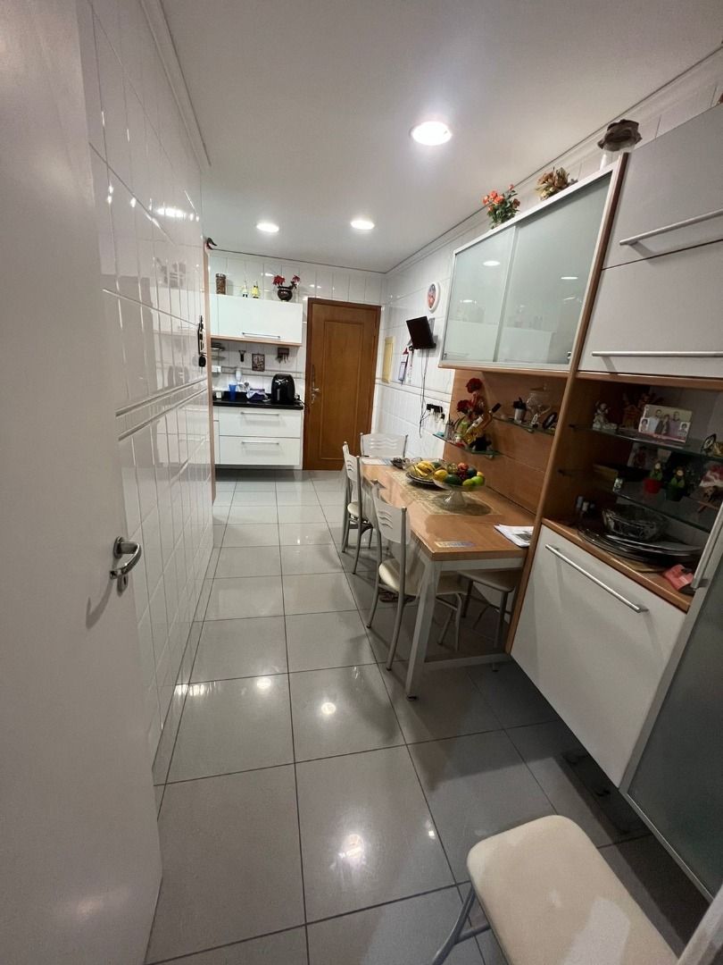 Apartamento à venda com 3 quartos, 108m² - Foto 2