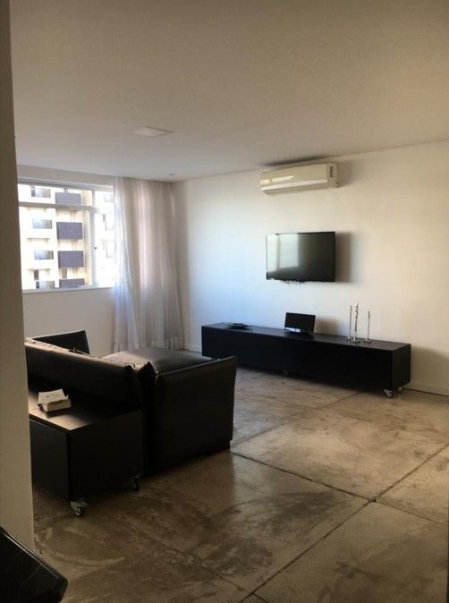 Apartamento à venda com 3 quartos, 153m² - Foto 2