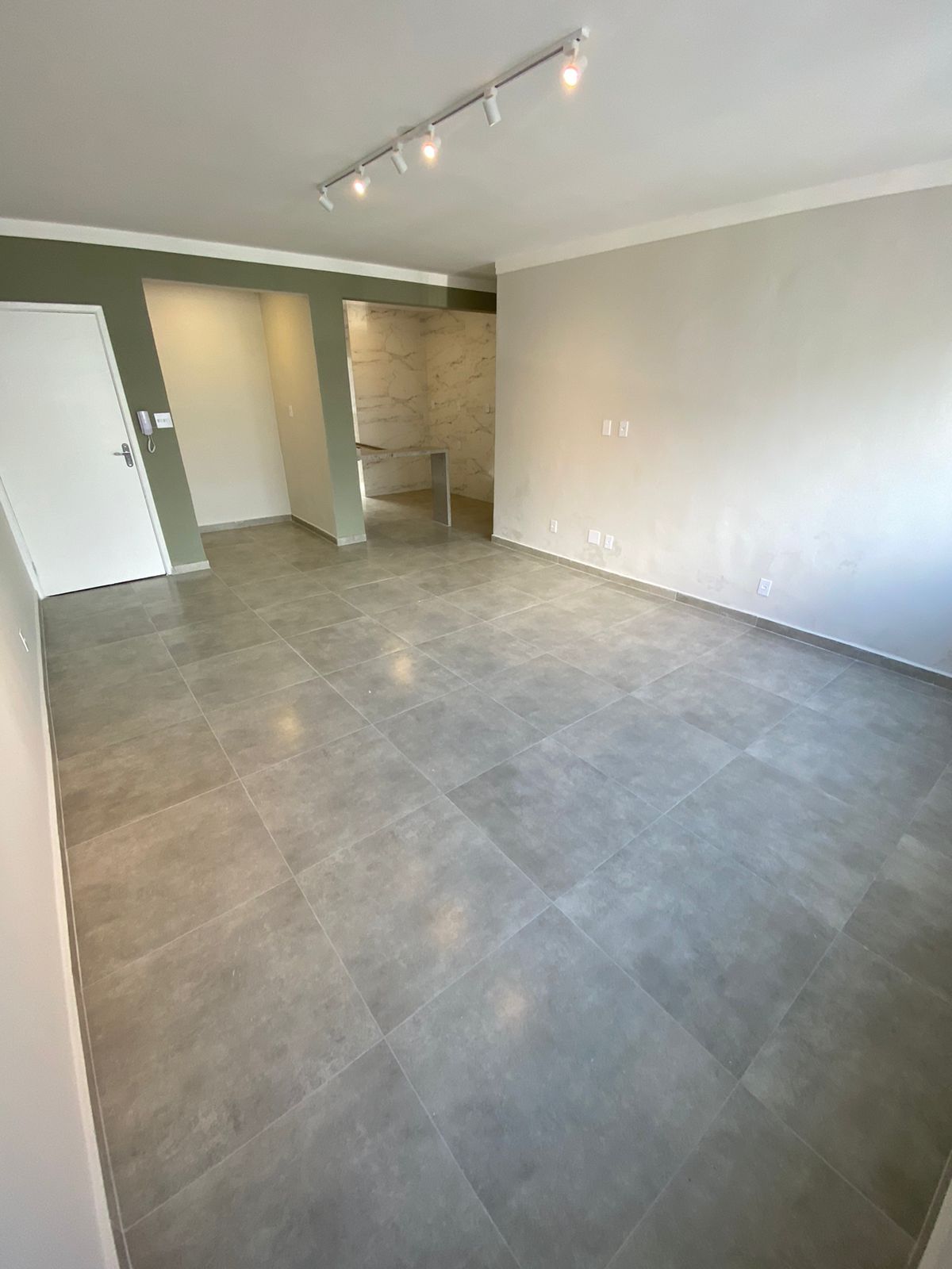 Apartamento à venda com 2 quartos, 80m² - Foto 8