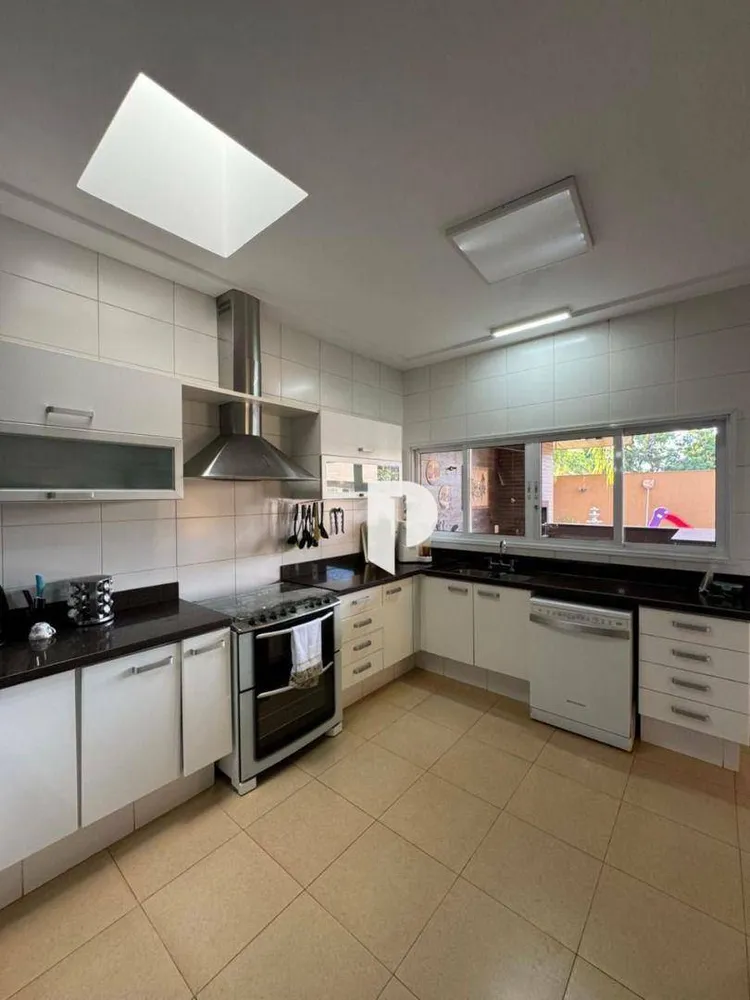 Sobrado, 4 quartos, 570 m² - Foto 1