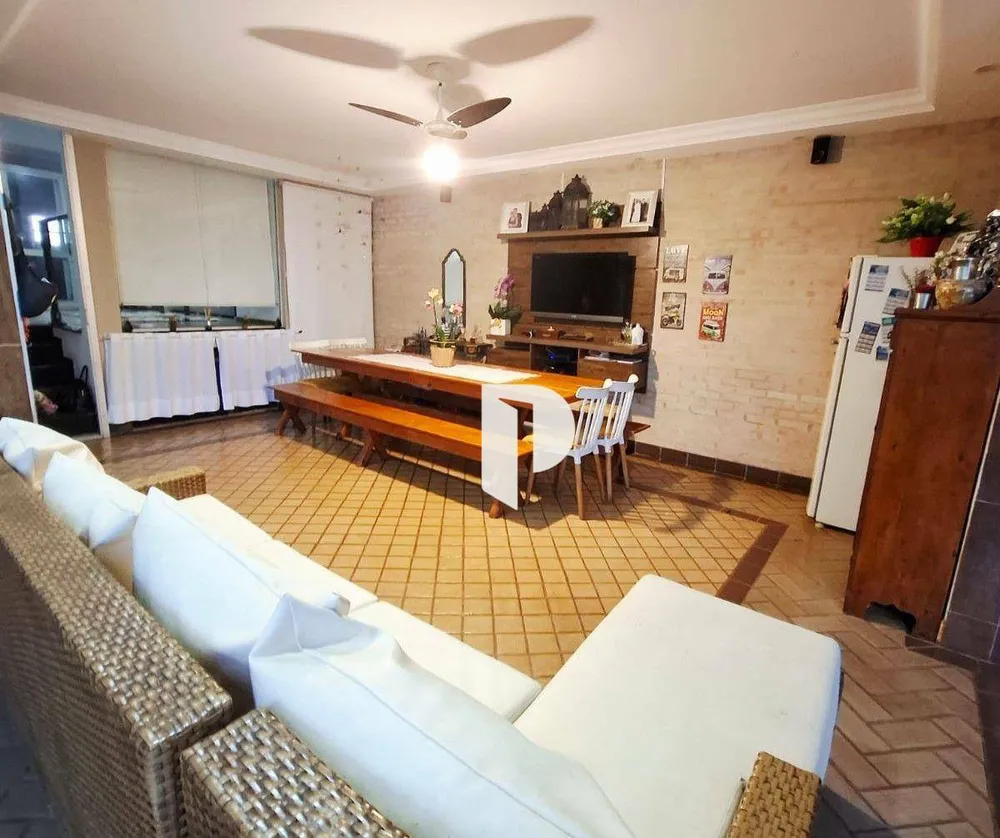 Casa, 4 quartos, 250 m² - Foto 1