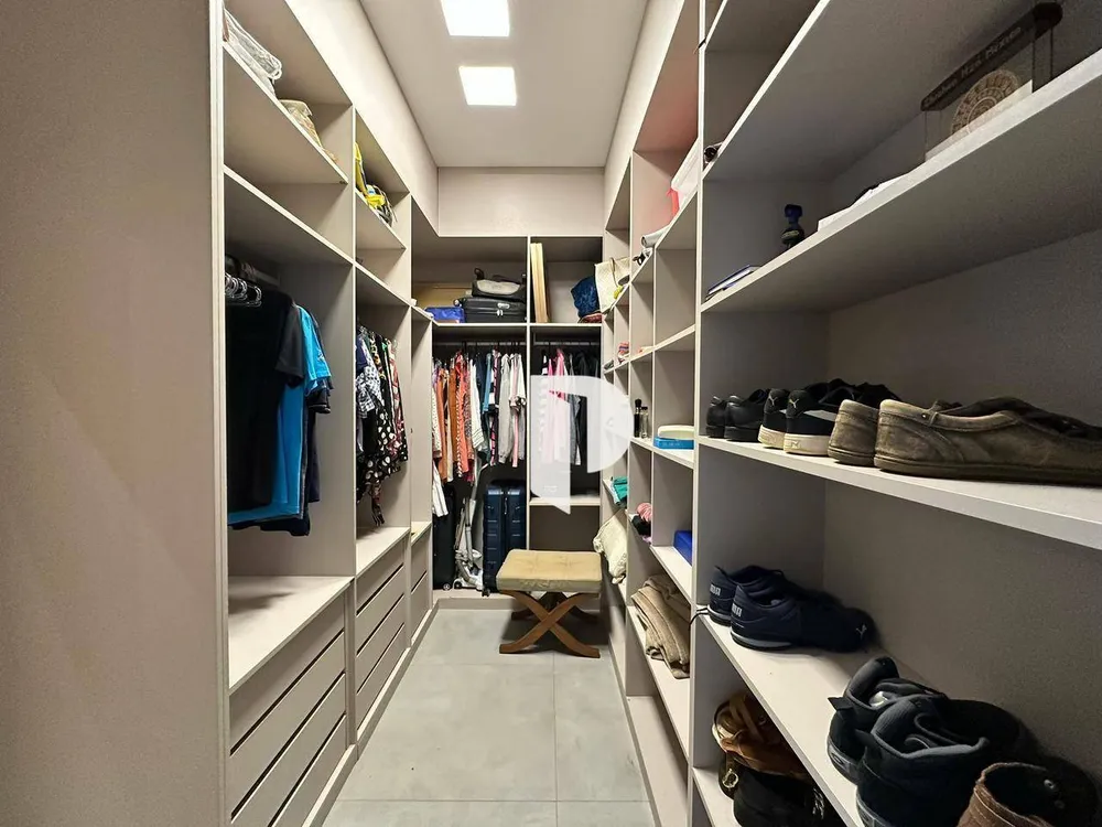 Sobrado, 4 quartos, 212 m² - Foto 1