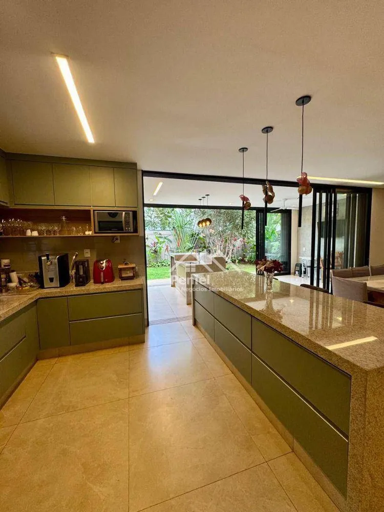 Sobrado, 3 quartos, 285 m² - Foto 2