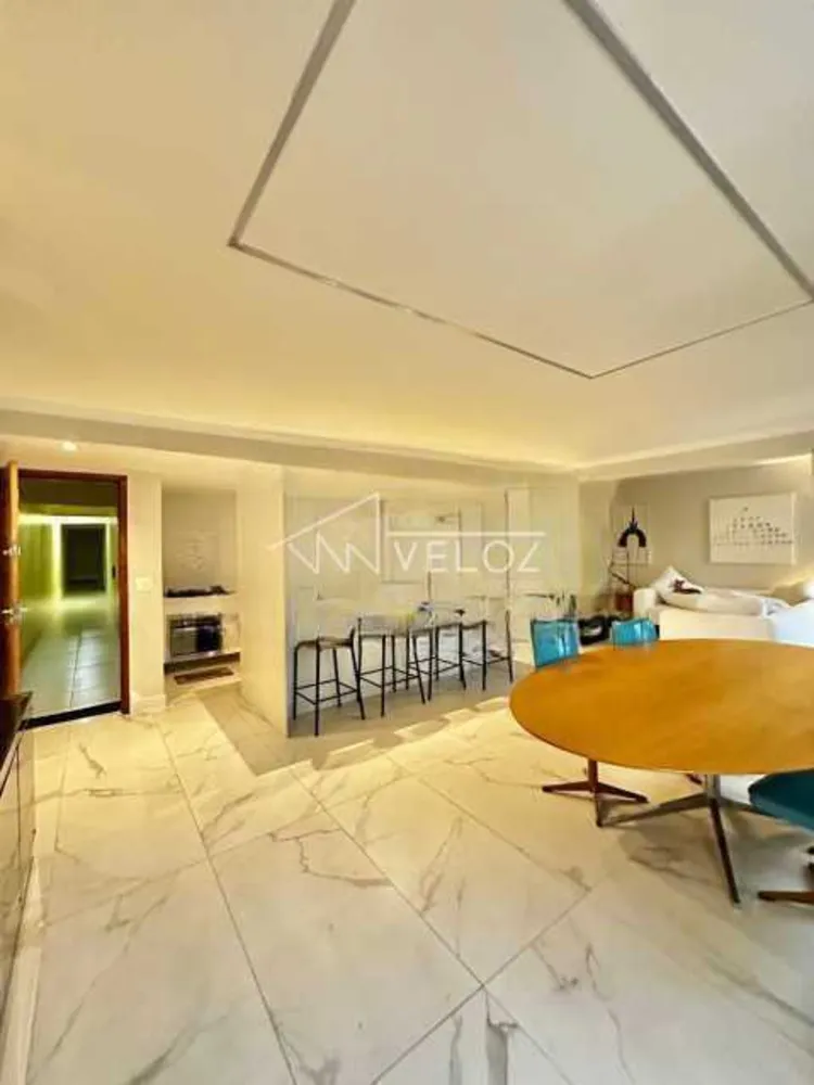 Cobertura, 3 quartos, 222 m² - Foto 2