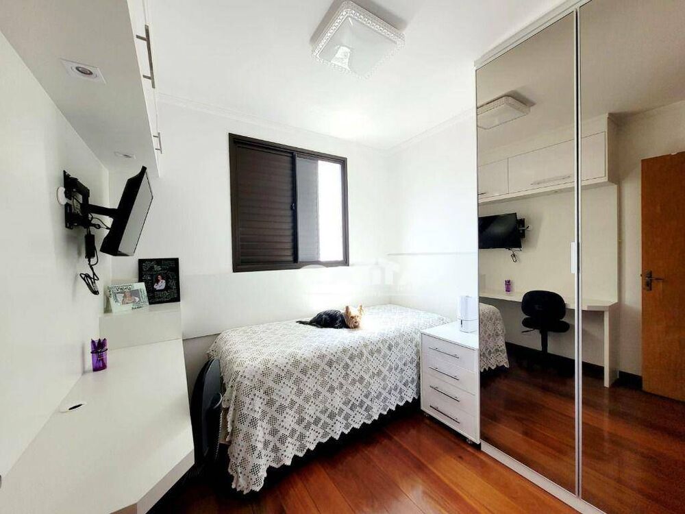 Apartamento para alugar com 4 quartos, 94m² - Foto 4