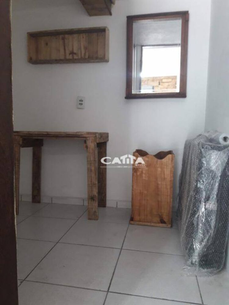 Casa à venda com 8 quartos, 200m² - Foto 3