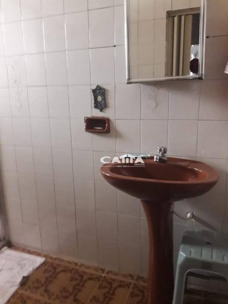 Casa à venda com 8 quartos, 200m² - Foto 9