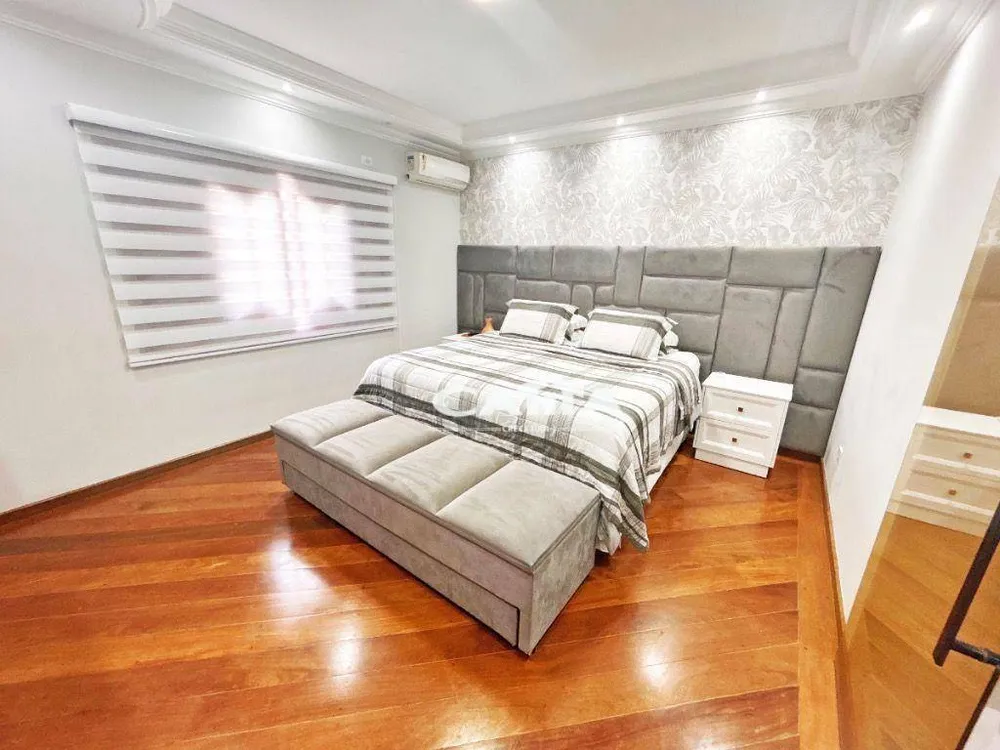 Sobrado, 3 quartos, 328 m² - Foto 1