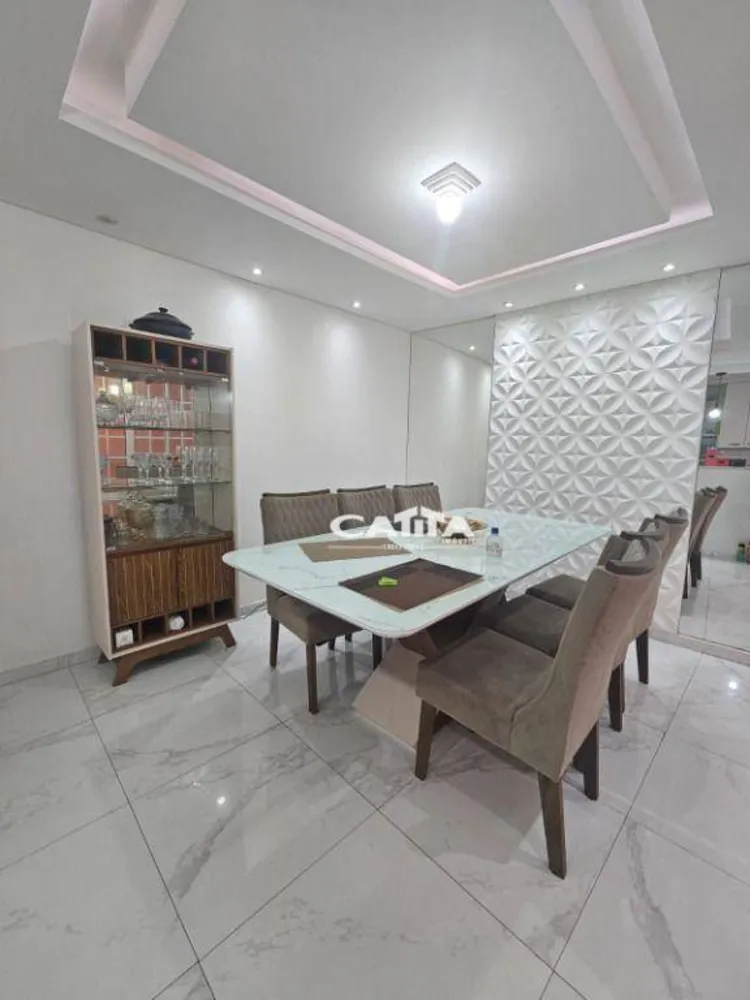 Sobrado, 3 quartos, 239 m² - Foto 1