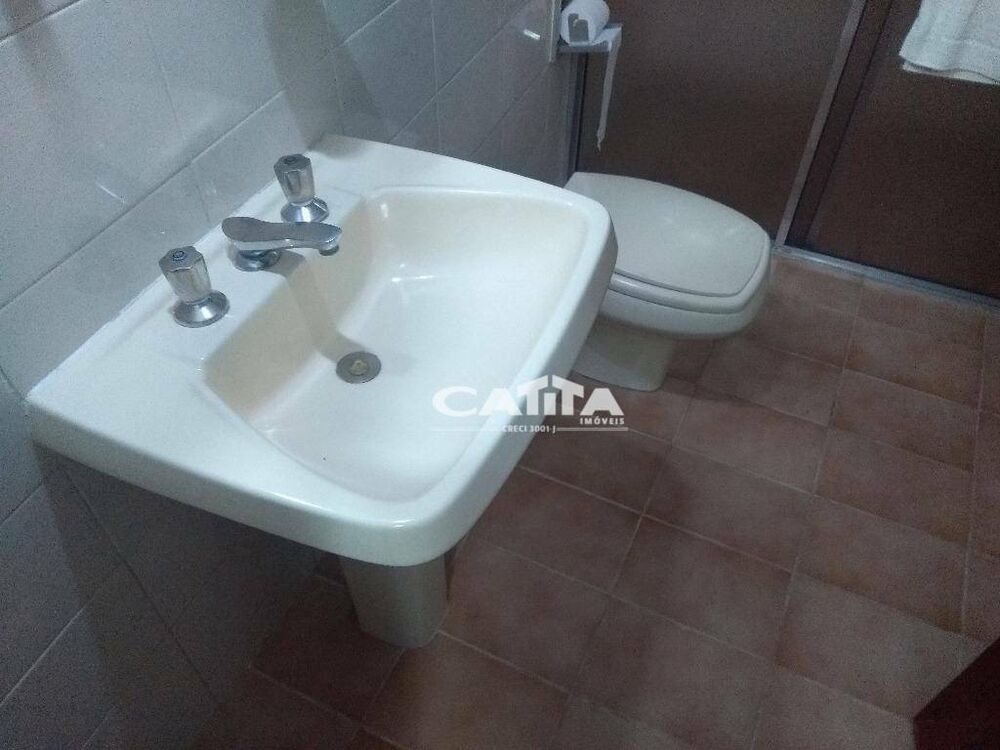 Casa à venda com 5 quartos, 204m² - Foto 17