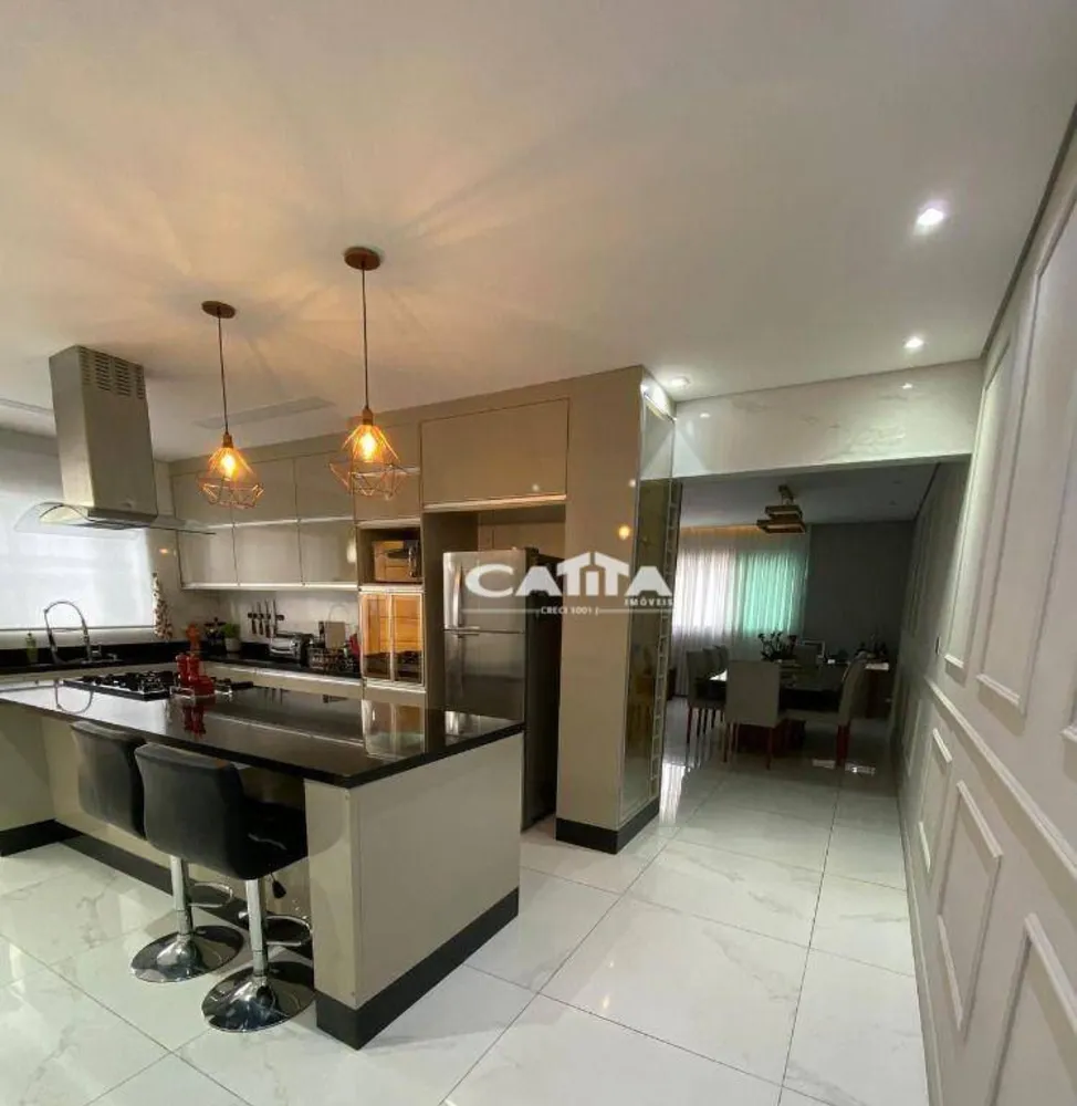 Sobrado, 3 quartos, 317 m² - Foto 1