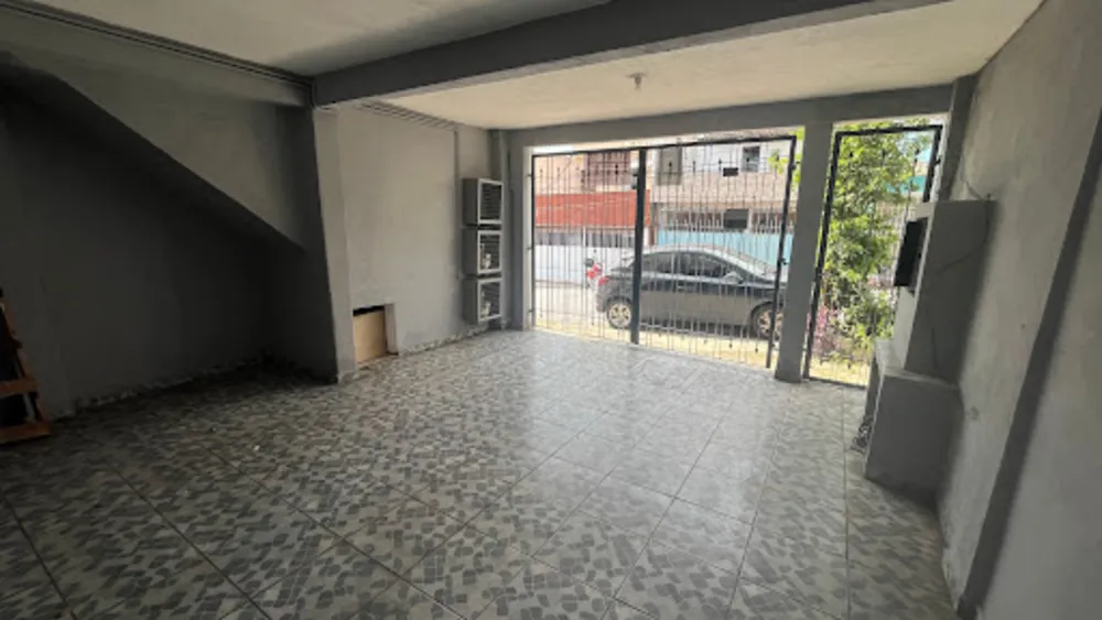 Casa, 6 quartos, 132 m² - Foto 1