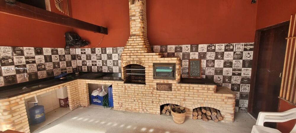 Casa à venda com 5 quartos, 200m² - Foto 1