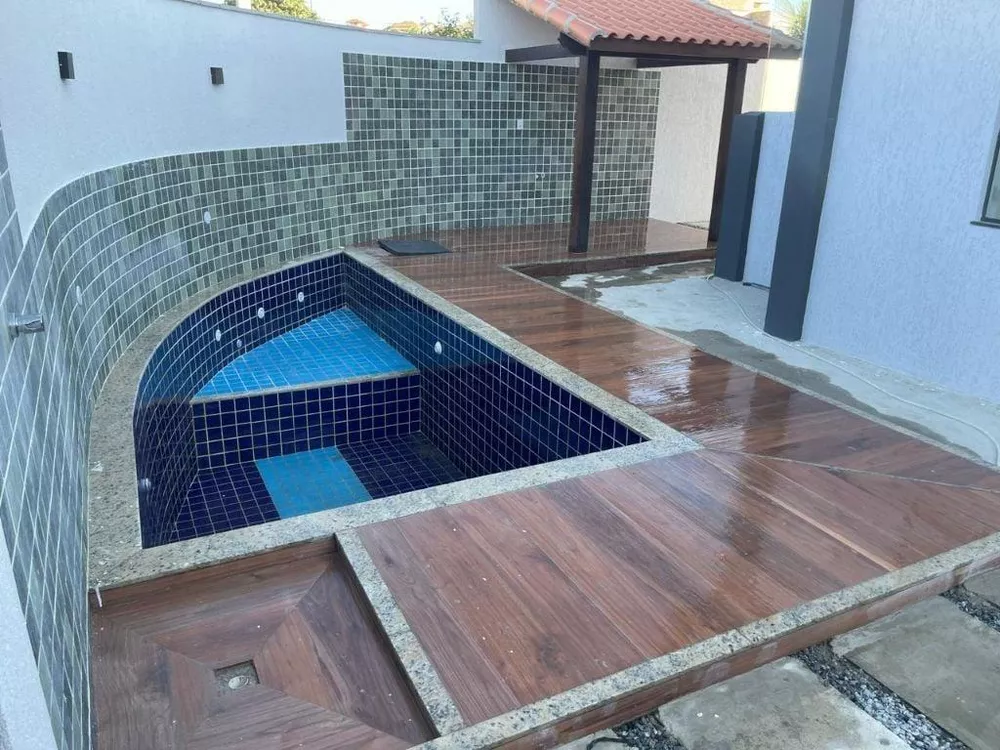 Casa de Condomínio à venda com 3 quartos, 200m² - Foto 1