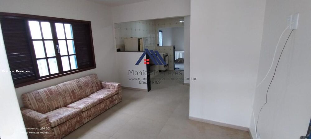 Casa à venda com 2 quartos, 70m² - Foto 1