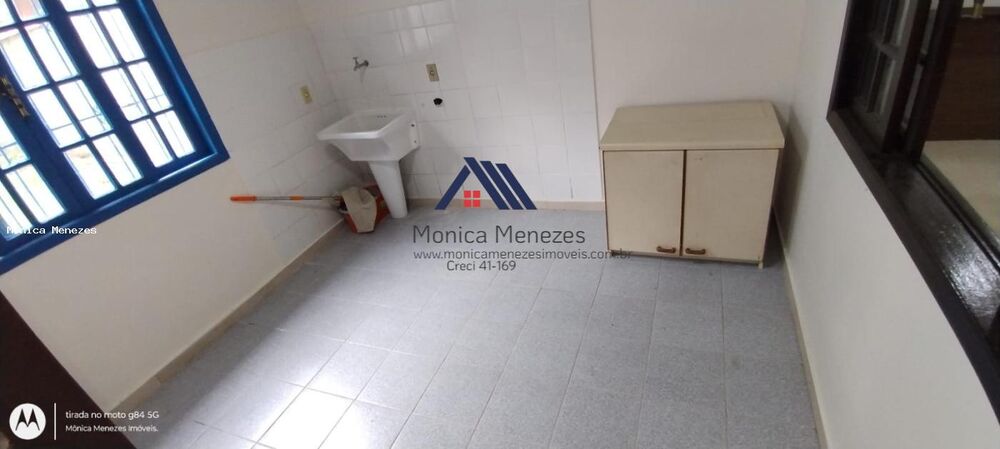 Casa à venda com 2 quartos, 70m² - Foto 3
