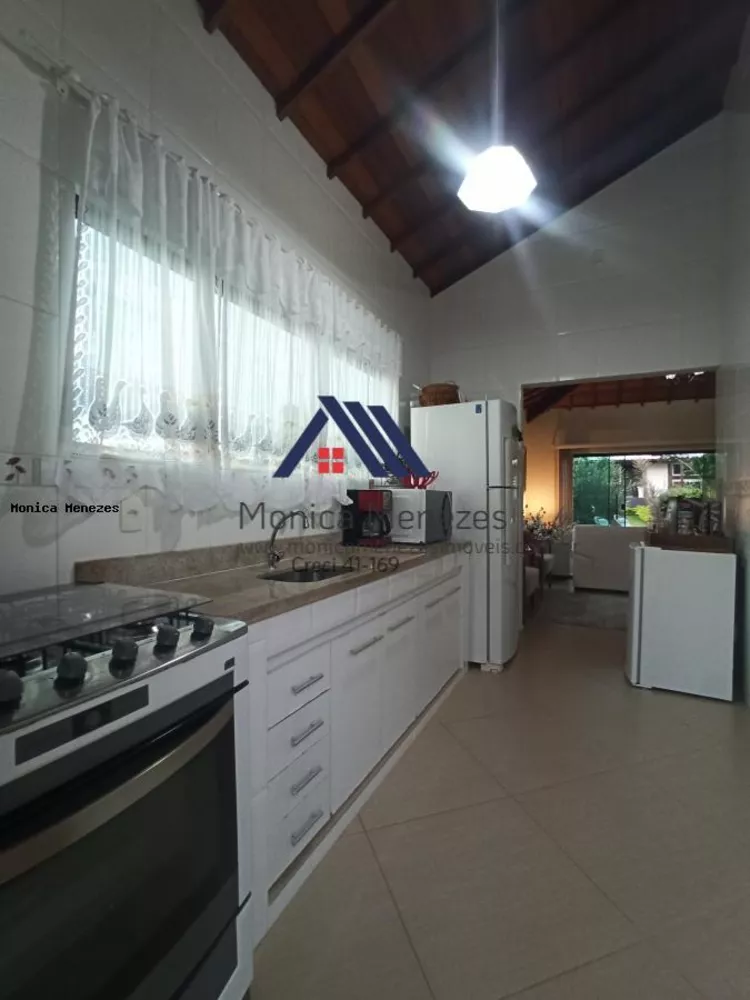 Casa à venda com 3 quartos, 300m² - Foto 13