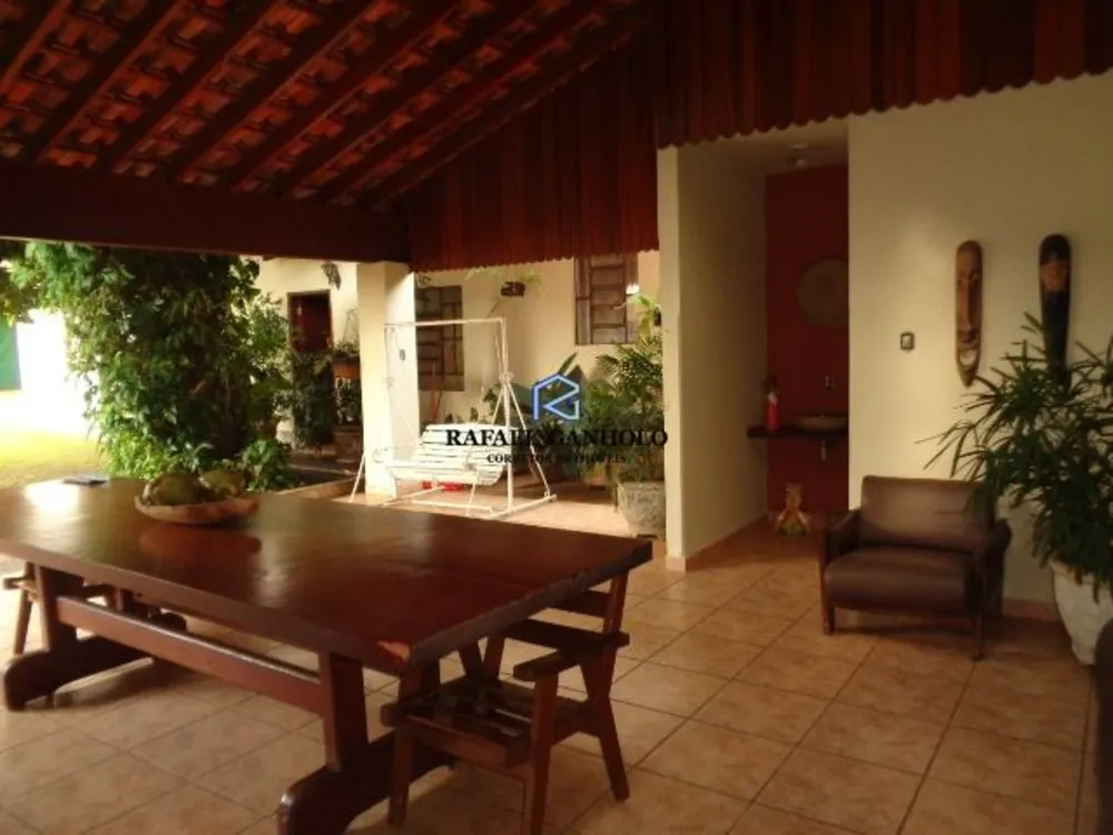 Casa, 3 quartos, 272 m² - Foto 1