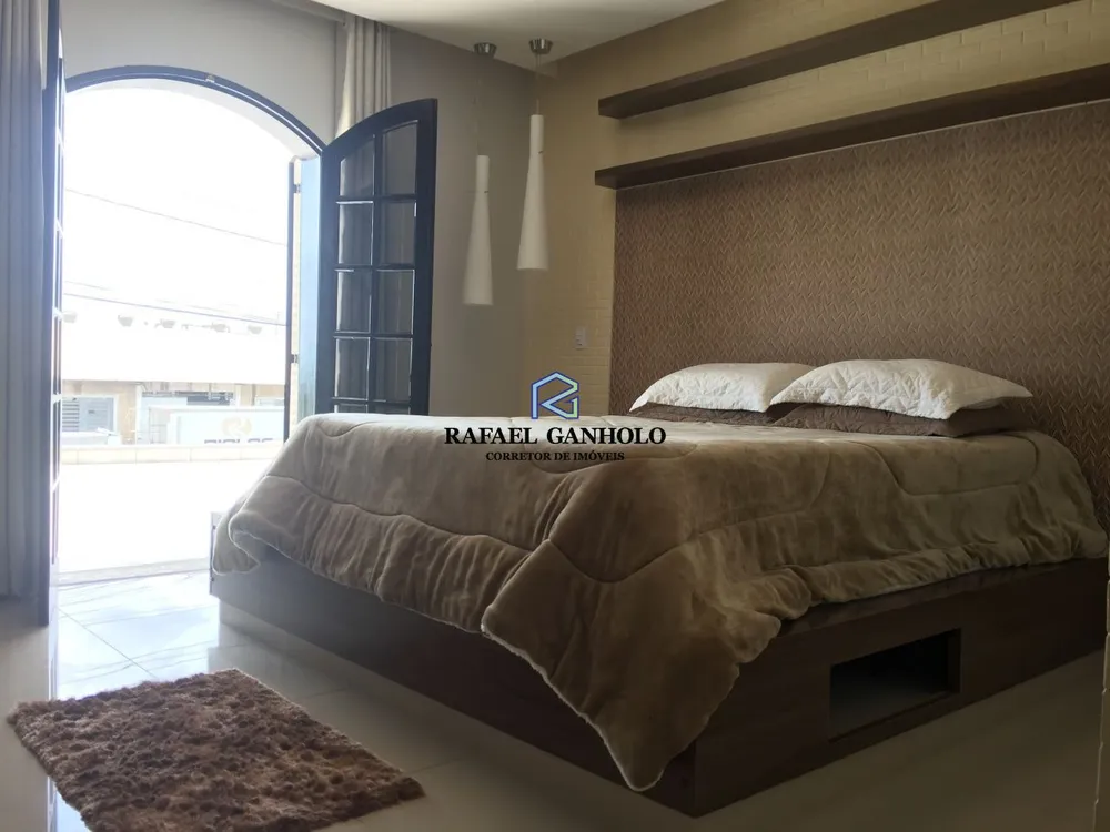 Casa, 4 quartos, 210 m² - Foto 1