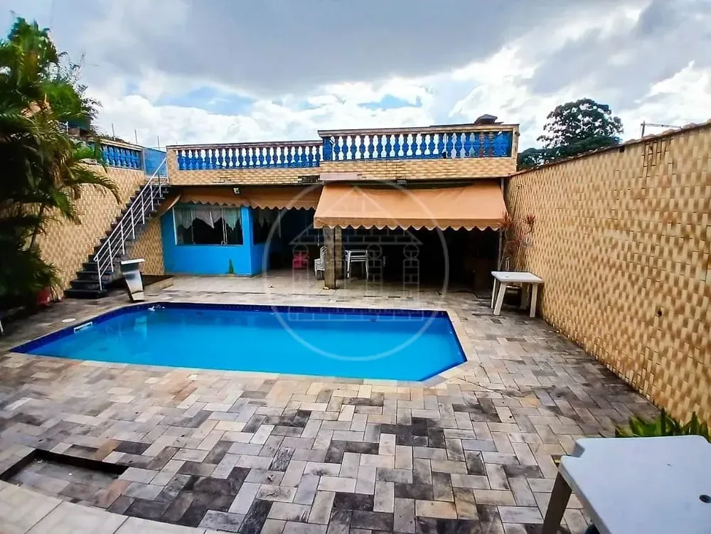 Casa, 5 quartos, 180 m² - Foto 1