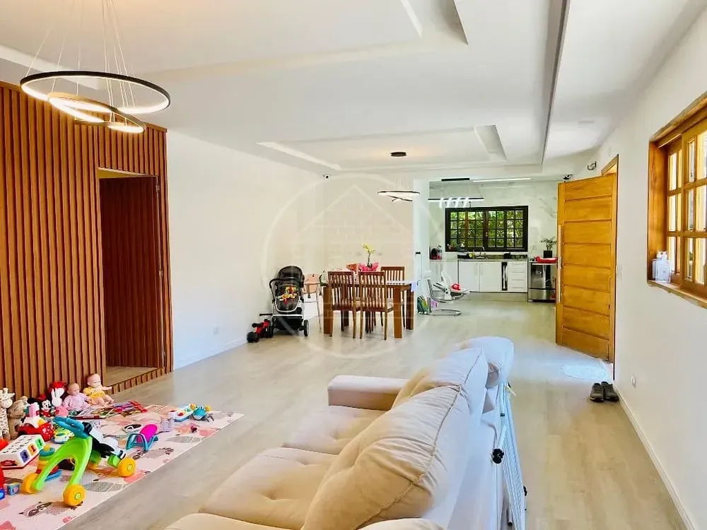 Chácara, 6 quartos, 2100 m² - Foto 1