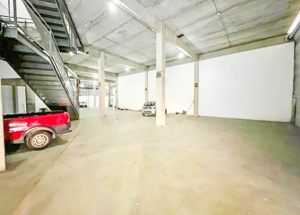 Depósito-Galpão, 1400 m² - Foto 2